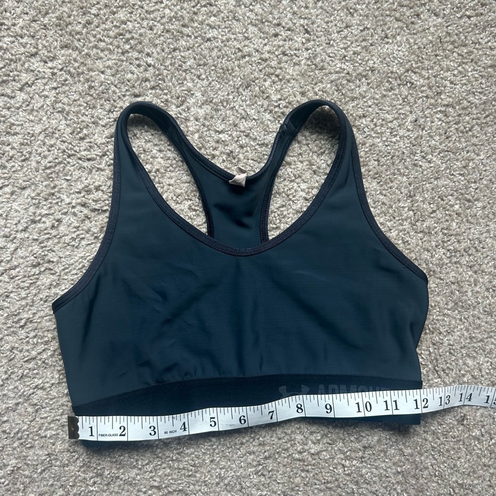 Under armour logo sports bra size medium